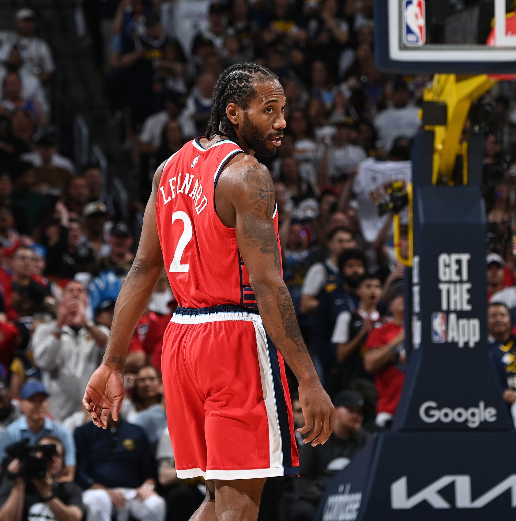 开云体育-小莫里斯：你以为莱昂纳德没看到的事他都知道 只是他从不回应