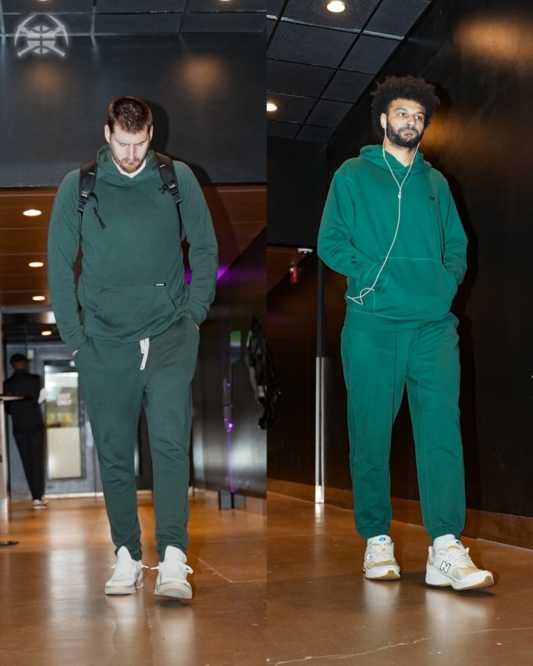 开云-连帽衫军团！掘金众将穿搭：约基奇&amp;穆雷深绿配色 哈达威与众不同